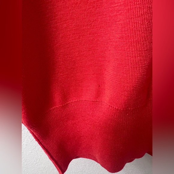 ST. JOHN Red 100% Wool Sweater Top Yellow Label - Picture 4 of 7